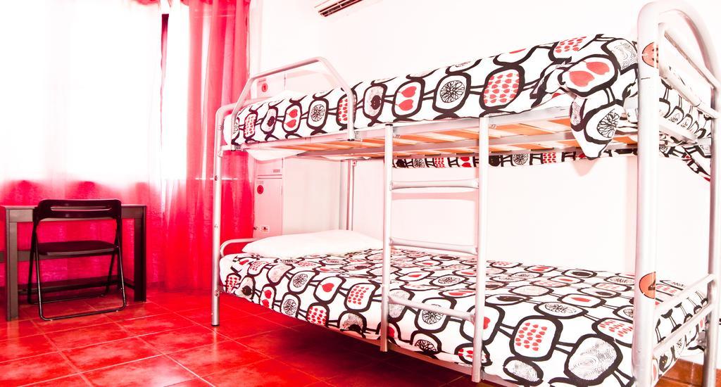 Las Musas Hostel Madrid Luaran gambar